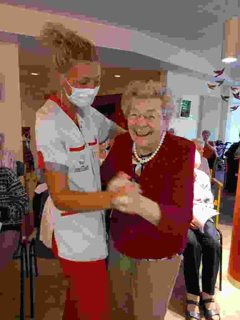 Zingen en zitdansen
