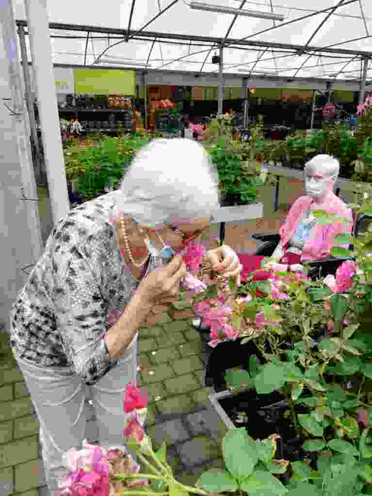 Naar Intratuin met enkele bewoners van B1